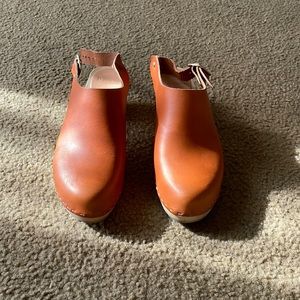 Bryr Clog Sandals Size 39